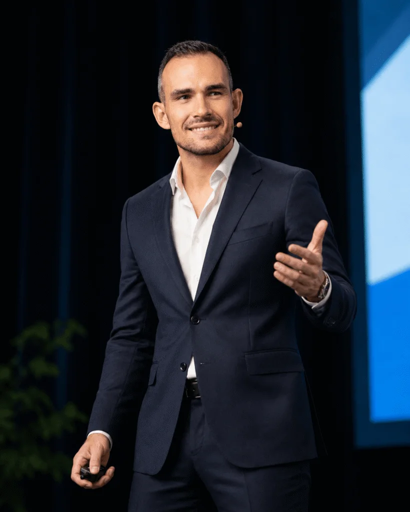 Jonathan Argumedo, imagen publicada en Cabo Marketing